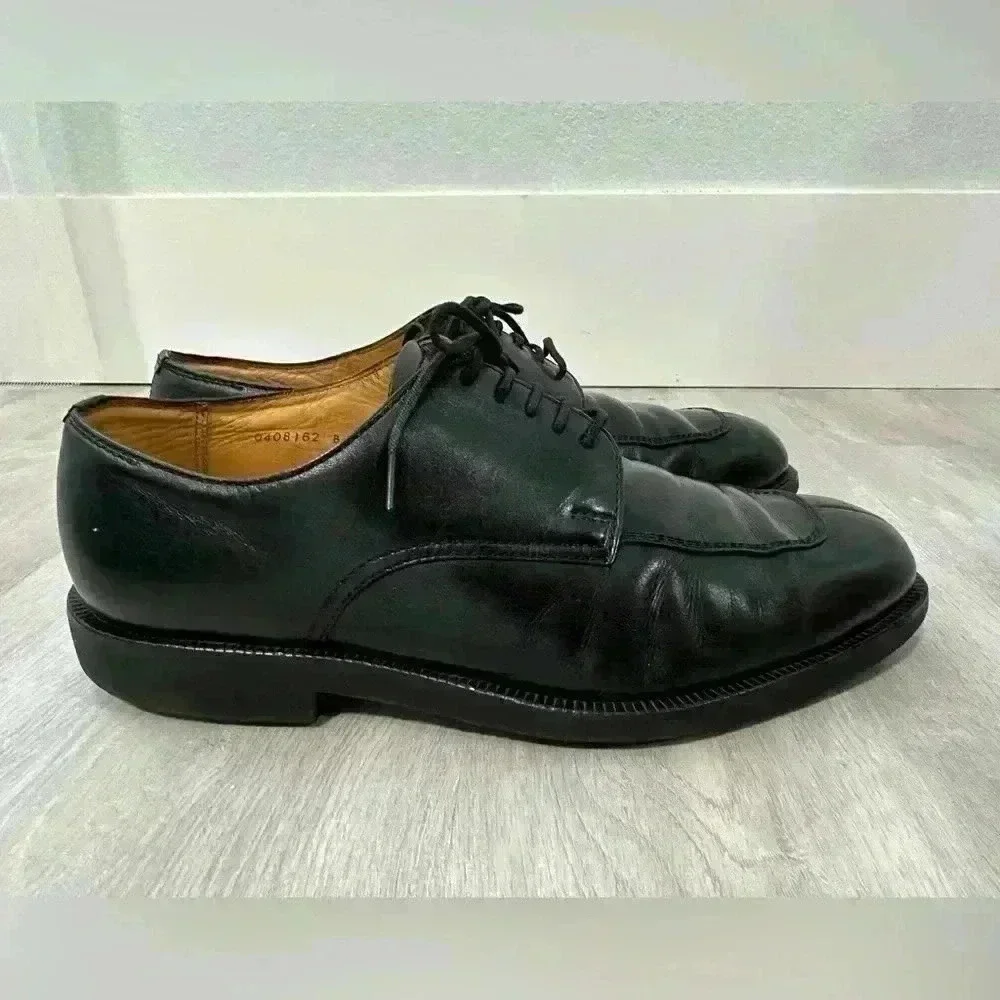 Vintage Burberry Oxford dress shoes for men size 6.5